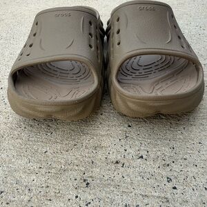 CROCS Slide Sandal in Olive